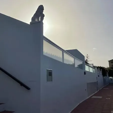 Acogedor Con Vistas